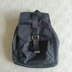 ブラックナイロンリュック