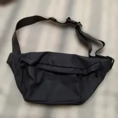 ブラックボディバッグ・ウエストポーチ