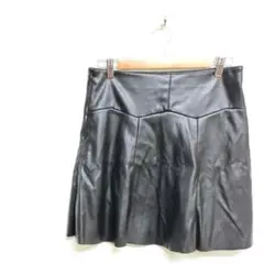 ブラック合成皮革フレアミニスカート　M 伸縮性　ツヤ　裏地フリース　カジュアル