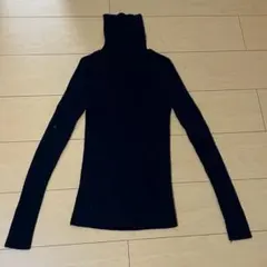 ユニクロ　ネイビー タートルネック セーター S