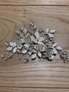 ウェディングヘッドドレス 花とクリスタル