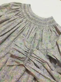 《リバティ生地使用》大人のスモッキング刺繍ブラウス