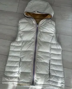 アイボリー フード付きダウンベスト