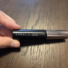 LUNASOL フェザリー ディファイニング マスカラ 01のサムネイル
