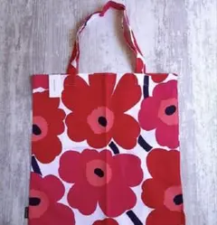 マリメッコ♪人気　ピエニウニッコ　肩かけトートバッグ　レッド