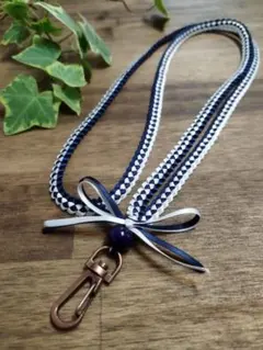 ネックストラップ　名札ホルダー　保護者証　社員証　おしゃれ