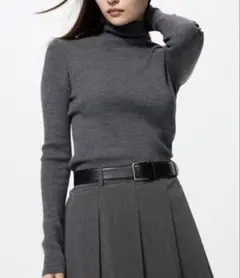 【ユニクロ】メリノリブタートルネックセーター　グレー(完売色)