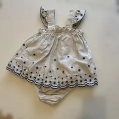 ベージュ フリル付き花柄ロンパース ジャンパースカート風♡