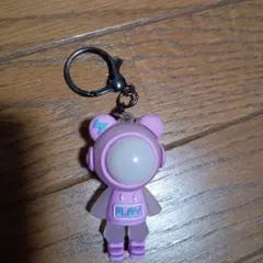 ピンクのキャラクター型キーホルダー