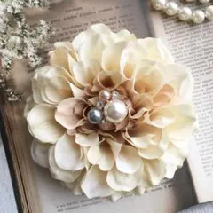 《B01》　コサージュ　フォーマル　卒業式　卒園式　入学式　アンティークベージュ
