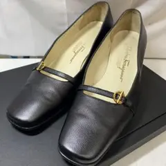 sh3364 フェラガモSalvatore Ferragamo ブラックパンプスのサムネイル