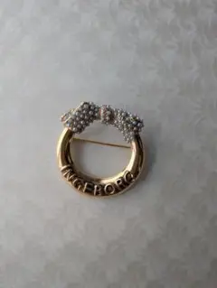 INGEBORG リボンモチーフ ブローチのサムネイル