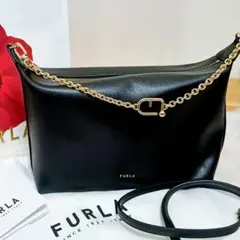 ケ*ん様 新品未使用 ☆ FURLA ☆ DANAE XL Crossbody【 - メルカリ