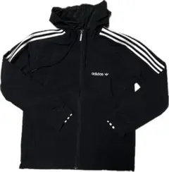 adidas ブラック ナイロンジャケット フード付き