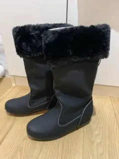 (新品)ファー付きブラックブーツ　22.0cm