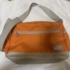 Nike オレンジ ショルダーバッグ