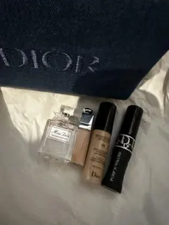 Dior ポーチトライアルセット 香水・ファンデ・リップ
