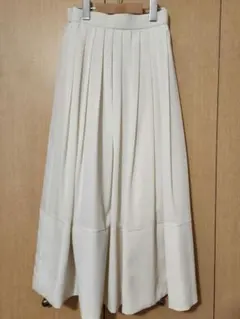 ホワイト フレアロングスカート　NATURAL BEAUTY BASIC