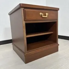 サイドテーブル