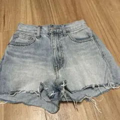 レザーショートパンツ