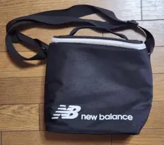 値下げ　new balance ニューバランス　クーラーバックのサムネイル