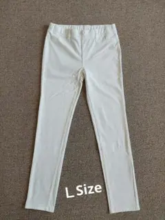 ストレッチ　スキニーパンツ　ホワイト系