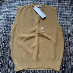 【新品】ユニクロ　Ｖネックベスト