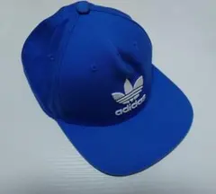 アディダス　フラットキャップ　ブルー