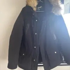 ファー付きブラックダウンジャケット