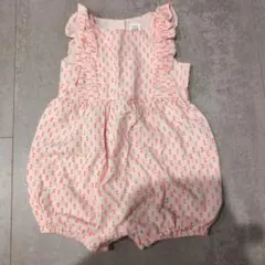 フリル付きピンクロンパース