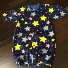 新品のお星様がたくさん付いたフリース素材のロンパース  50-60㎝