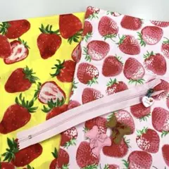 IC7 いちご柄　生地　はぎれ