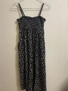 ブラック　花柄オーバーオール　150cm ユニクロ