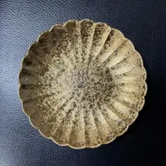 有田焼 陶悦窯 黒柚子金塗り 菊型４．５寸皿　1枚
