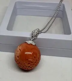 11271天然珊瑚大ボール型ペンダント シルバー925 虫眼あり