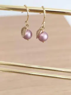 桃モチーフのピアス