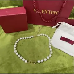 x*x様 美品　VALENTINOパールネックレスのサムネイル