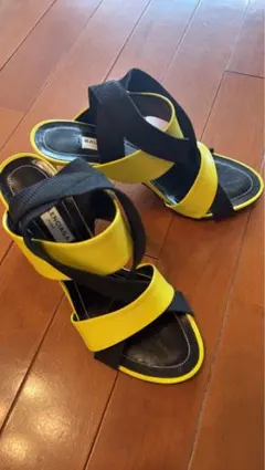 BALENCIAGA ハイヒール パンプス イエロー ブラック 37のサムネイル