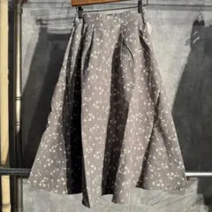 earth 冬の花言葉のあるスカート　フリーサイズ