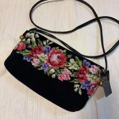 未使用品　FELIER 花柄刺繍 ショルダーバッグ