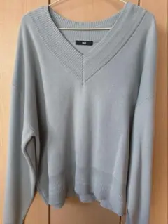 HARE グレー グリーン Vネックニット