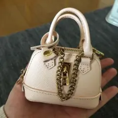 サマンサタバサ