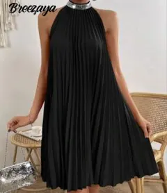 ブラックプリーツドレス