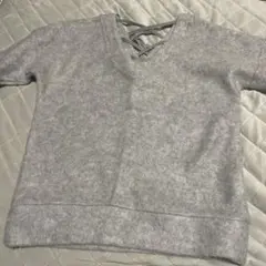 グレー ニットセーター