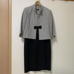 レディース　フォーマルスーツ