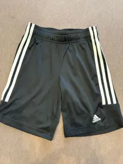 adidas AERO READY 黒 ハーフパンツ 3本ライン