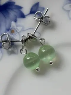 グリーンキャッツアイセレナイトのピアス　ハンドメイド