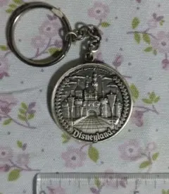 東京ディズニーランド　メダルキーホルダー　記念品