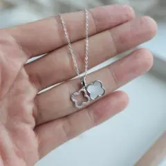 【限定セール価格】ネックレス レディース ダブルレイヤー クローバーペンダント