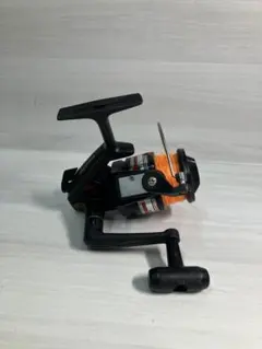 スピニングリール 黒/オレンジのサムネイル